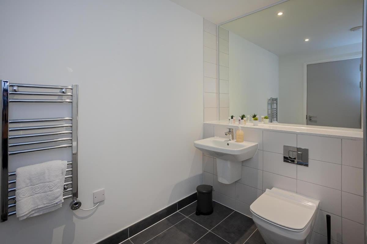 Spacious 2 Bed Apartment In Central Manchester Ngoại thất bức ảnh